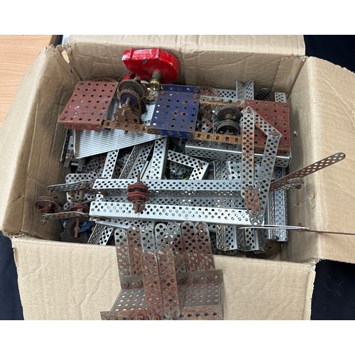 119 - Selection of vintage toys and modelling items meccano style crane, model trains, die cast figures et... 