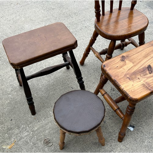 373 - 3 stools and 1 chair