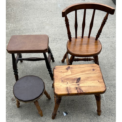 373 - 3 stools and 1 chair