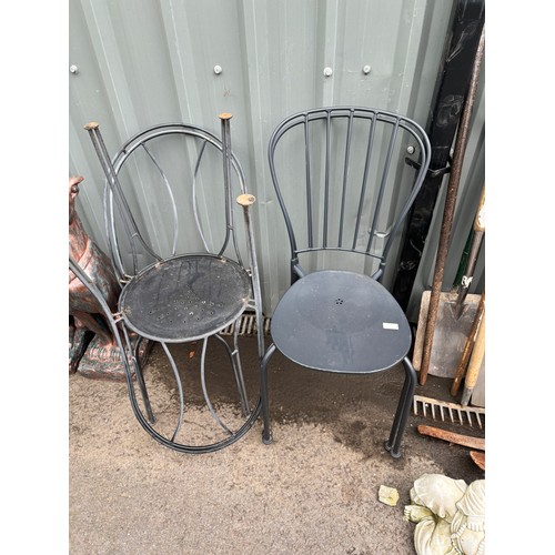 100C - Se of 4 metal garden chairs