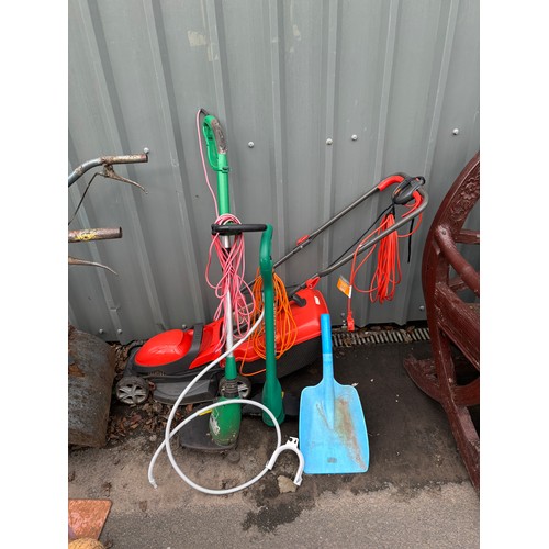 100R - Selection of assorted garden ools includes Flymo mower etc