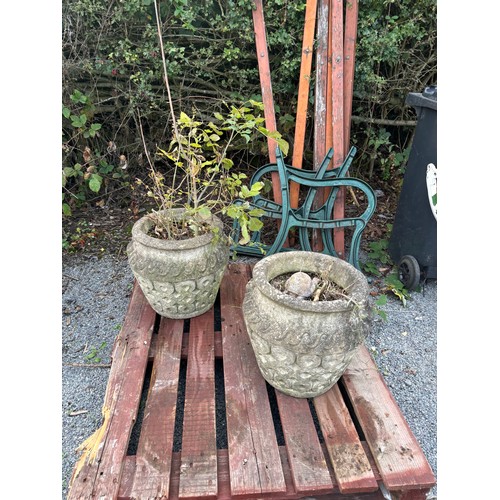 101F - Pair of concrete garden planters