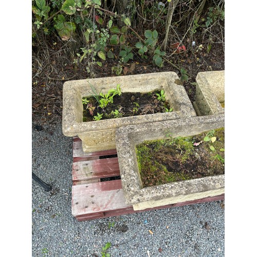 101G - Set of three garden planters assorted sizes largest measures approximately Height 11.5 inches, Lengt... 