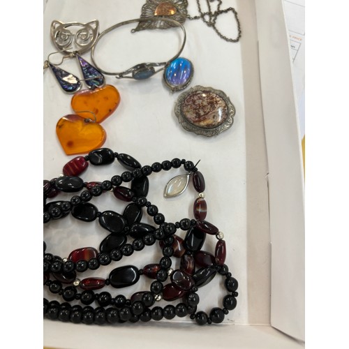 445 - Selection of assorted jewellery includes silver, butterfly wing etc