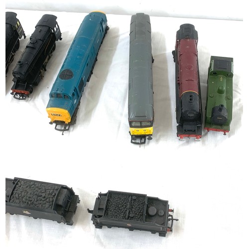 100 - Selection of trains and engines