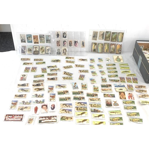 123 - Large collection of cigarette cards, British and Scouts, military, sports, movie stars