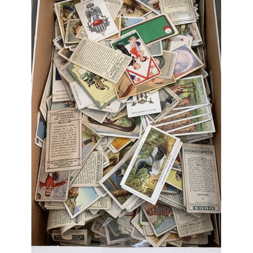 123 - Large collection of cigarette cards, British and Scouts, military, sports, movie stars