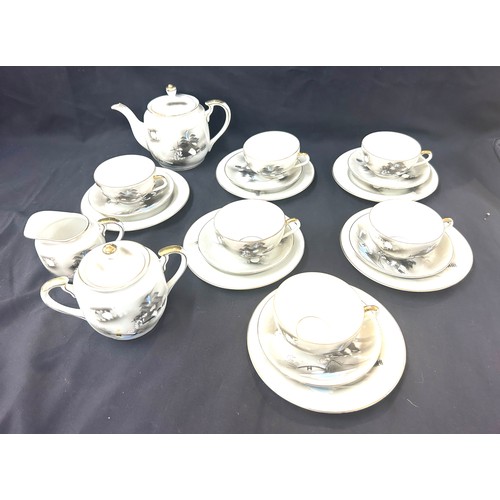 613 - Geisha girl tea service comprising of a 6 place setting (one cup has a hairline crack