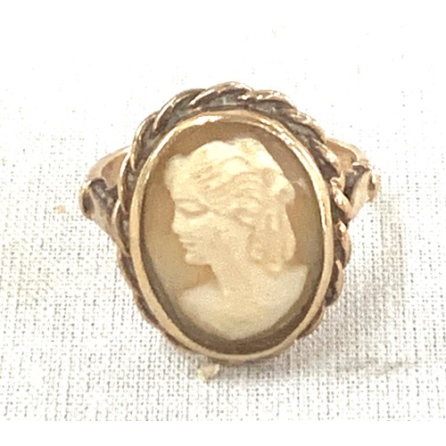 491 - 9ct Gold cameo ring 4.2 grams