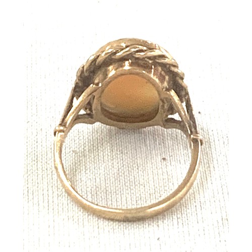 491 - 9ct Gold cameo ring 4.2 grams