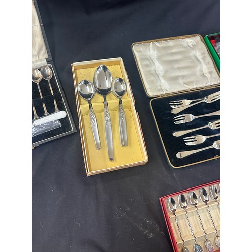 61 - Large selection of assorted cutlery