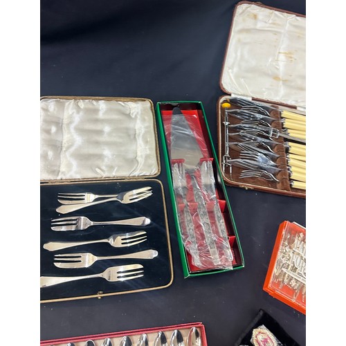 61 - Large selection of assorted cutlery