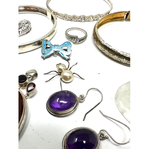 256 - Selection of vintage silver jewellery weight 88g