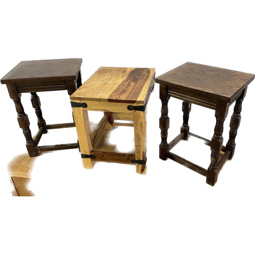 400 - 3 small wooden tables