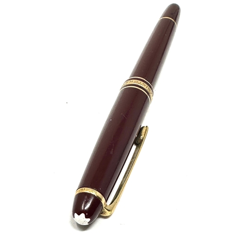 461 - Montblanc Meisterstuck Burgundy 4810 14k Fountain Pen -