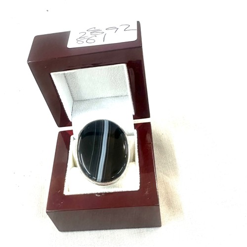 494 - Silver agate ring, ring size T, agate measures approximately 42 x 32mm, weight 32g