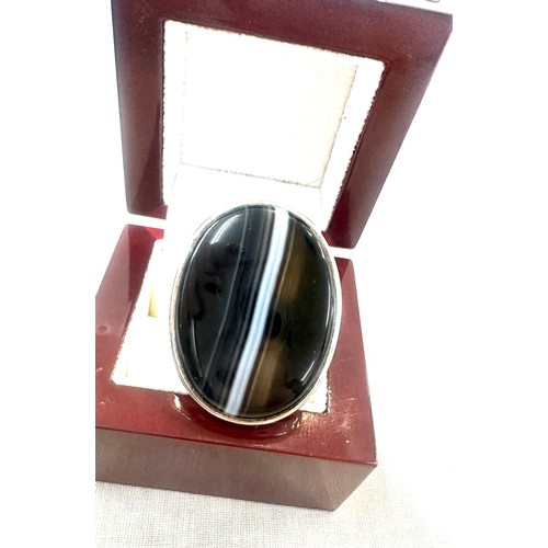 494 - Silver agate ring, ring size T, agate measures approximately 42 x 32mm, weight 32g