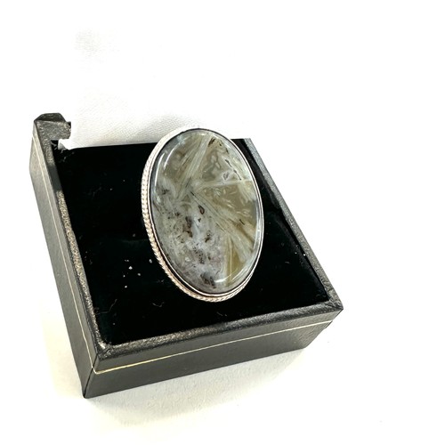 504 - Silver agate ring, ring size M, overall weight 9,5g