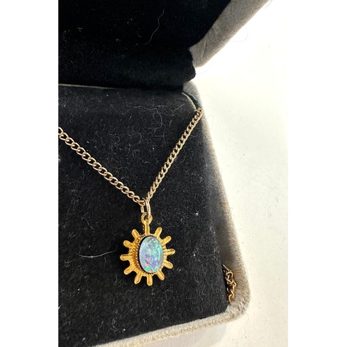 497 - Unmarked gold metal Australian opal pendant and chain