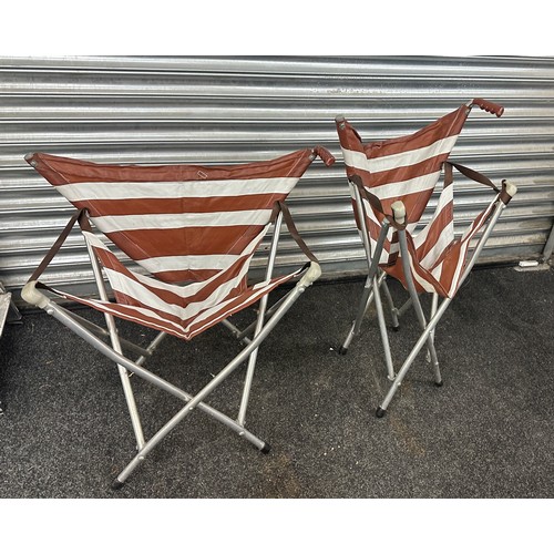 371A - 2 Vintage deck chairs