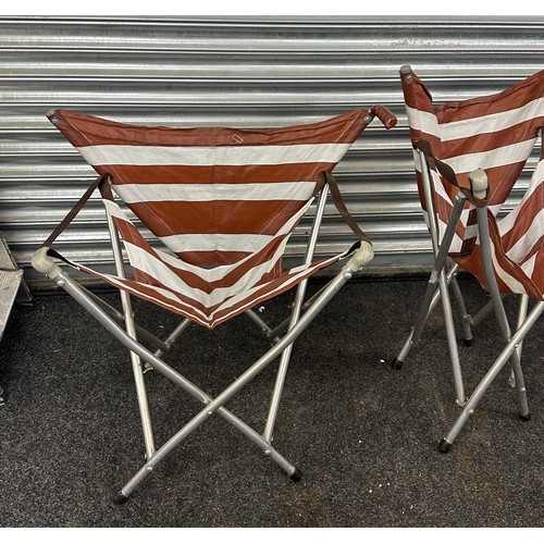 371A - 2 Vintage deck chairs