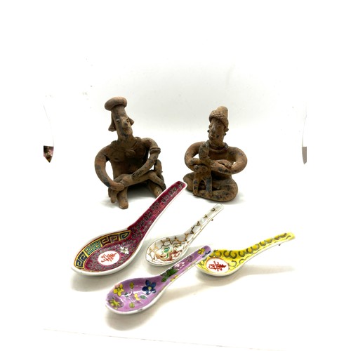 473 - Selection of oriental pottery includes Soup spoons and figures