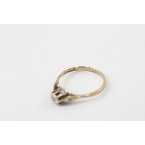 124 - 9ct gold diamond ring (1.3g)