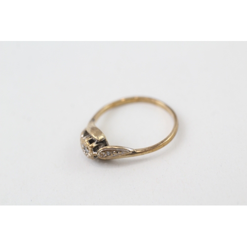 127 - 9ct gold diamond ring (1.6g)