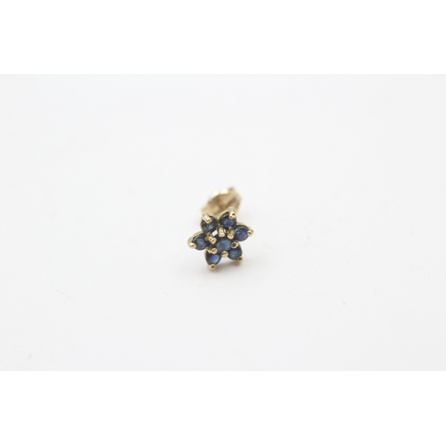 134 - 9ct gold saphhire floral cluster stud earrings (0.6g)