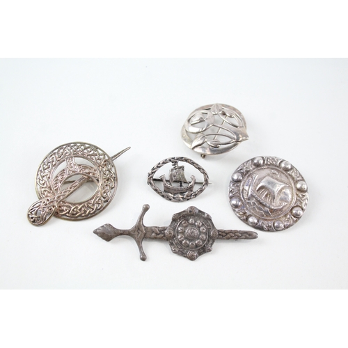 337 - Collection of Sterling Silver Scottish Brooches inc. Mackintosh Inspired x 5 49g