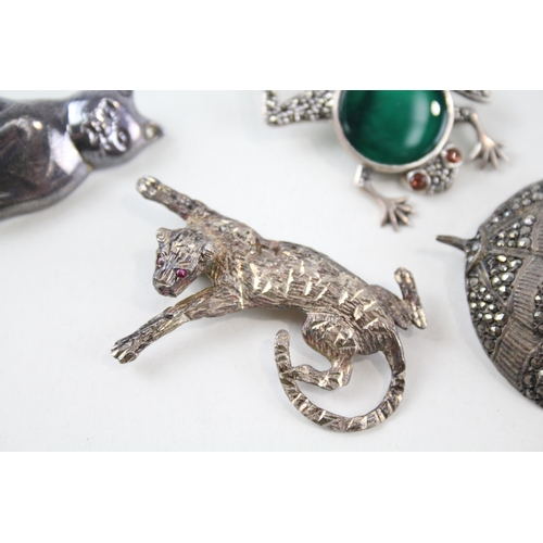 354 - Collection of Sterling Silver Animal Brooches inc. Marcasite, Wolf x 4 35g