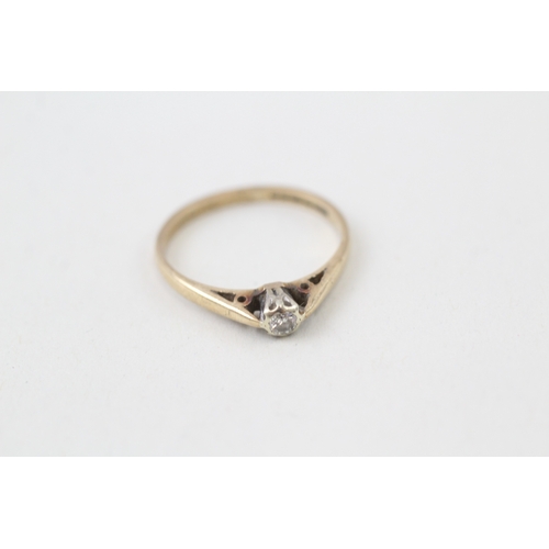 136 - 9ct gold diamond set solitaire ring (1.4g)