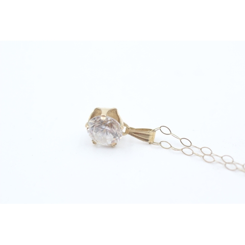 149 - 9ct gold white gemstone single stone pendant on chain (1g)