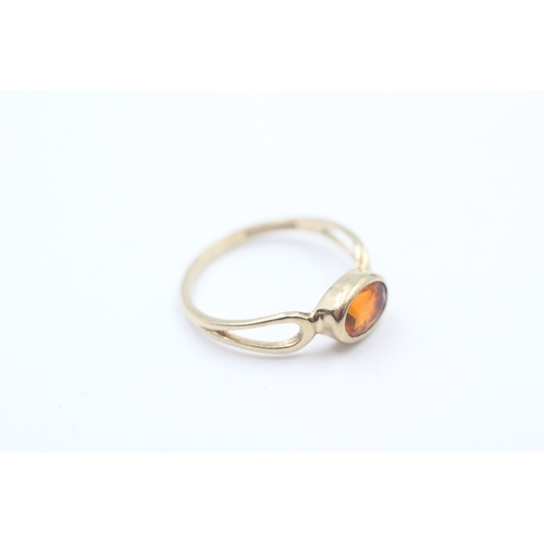 153 - 9ct gold orange paste single stone ring (1.4g)