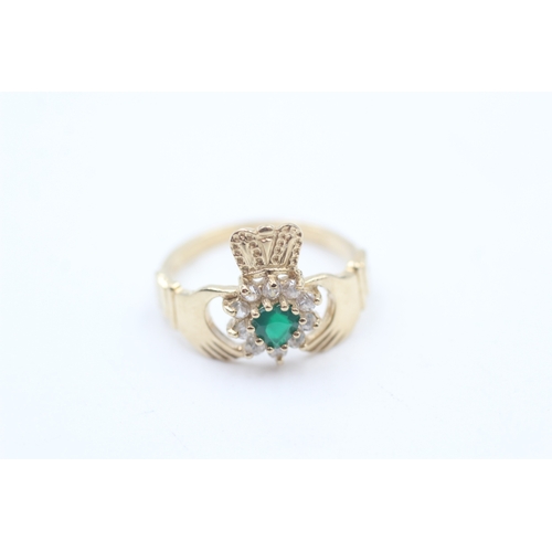 160 - 9ct gold white gemstone and chrysoprase claddagh ring (2.4g)