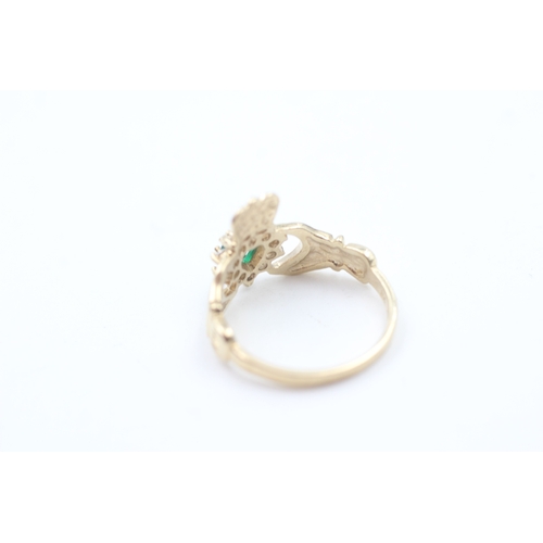 160 - 9ct gold white gemstone and chrysoprase claddagh ring (2.4g)