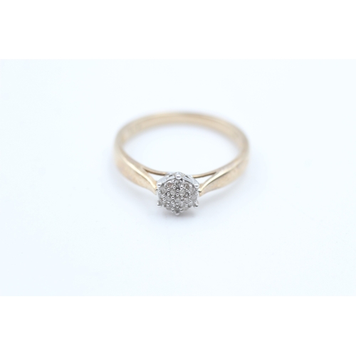 174 - 9ct gold diamond cluster ring (2g)