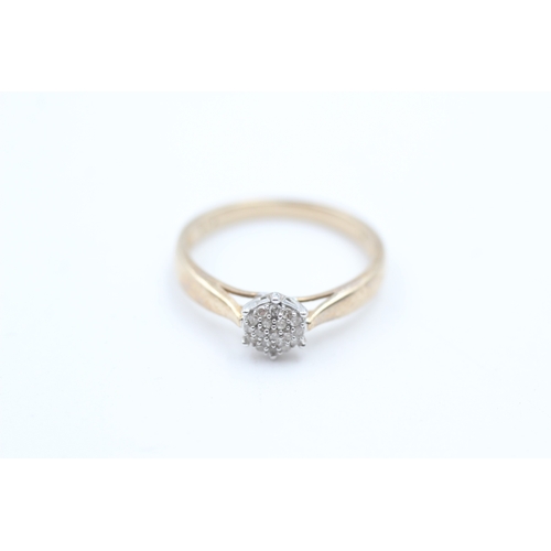 174 - 9ct gold diamond cluster ring (2g)