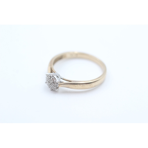 174 - 9ct gold diamond cluster ring (2g)