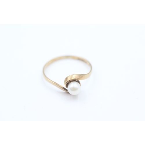 176 - 9ct gold cultured pearl single stone ring (1.1g)