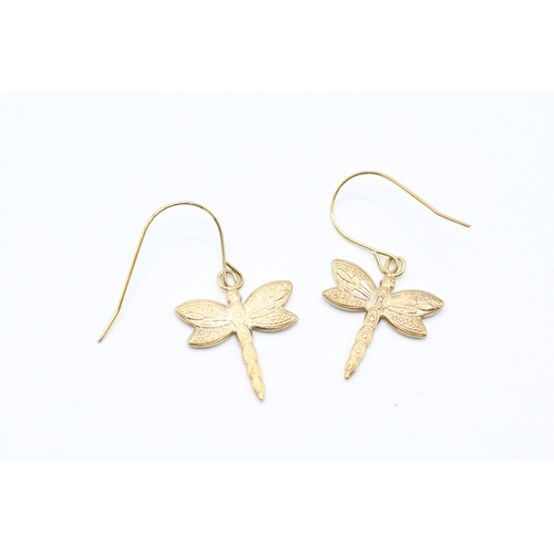 178 - 9ct gold dragonfly drop earrings with shepherd hooks (0.5g)