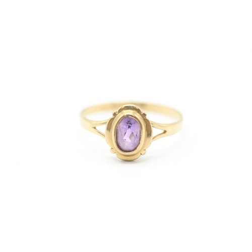 181 - 9ct gold vintage oval cut amethyst solitaire dress ring (1.4g)