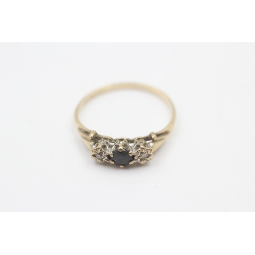 183 - 9ct gold vintage diamond and sapphire trilogy dress ring (1.3g)