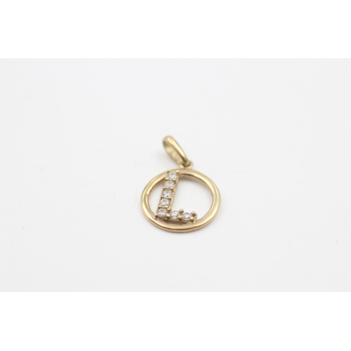 188 - 9ct gold cubic zirconia initial pendant (0.4g)