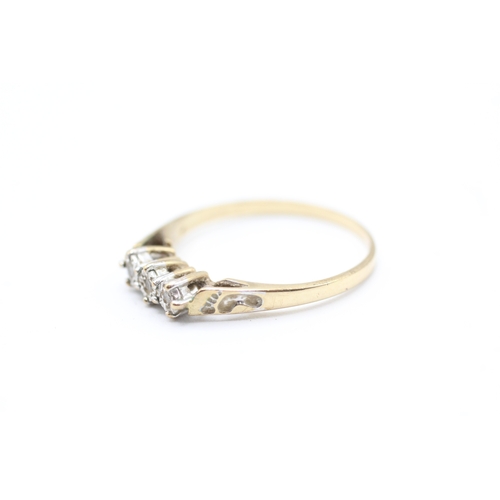 204 - 9ct gold diamond trilogy dress ring (1.6g)