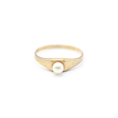 211 - 9ct gold cultured pearl solitaire dress ring (1.2g)