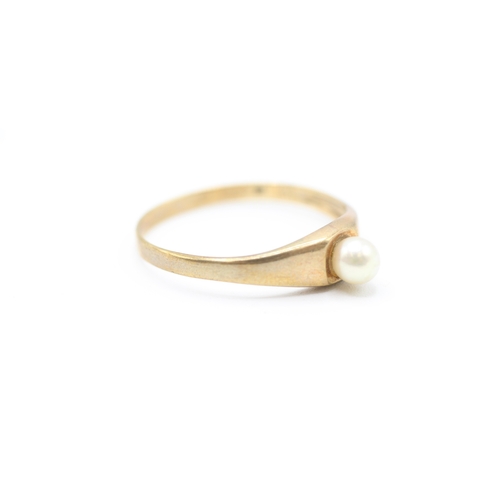 211 - 9ct gold cultured pearl solitaire dress ring (1.2g)