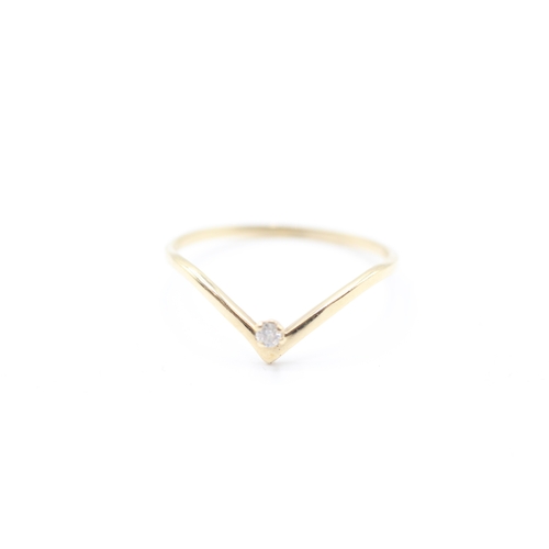 214 - 9ct gold white gemstone wishbone solitaire dress ring (0.7g)