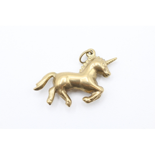 218 - 9ct gold unicorn charm (0.8g)