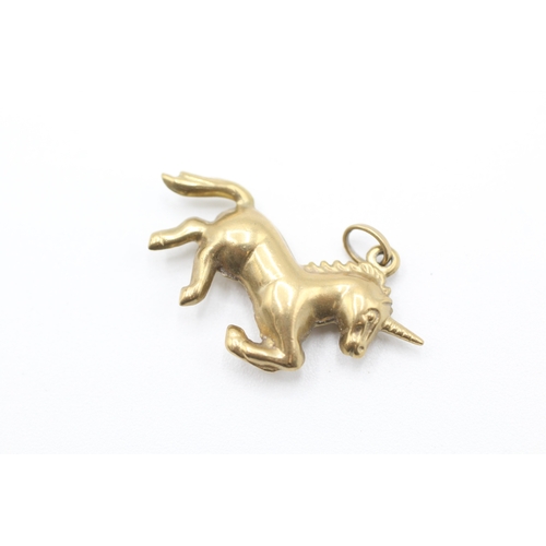 218 - 9ct gold unicorn charm (0.8g)